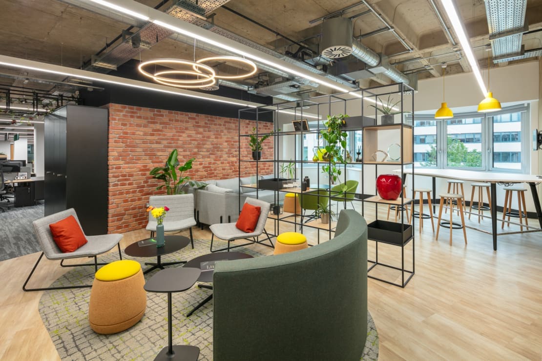 Furniture & Technology